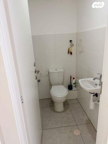 דירה, מפל התנור 17, שקמים ואגמים, אשקלון