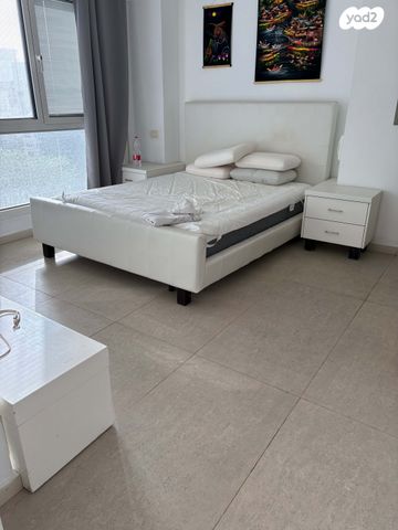 ניסים אלוני 3