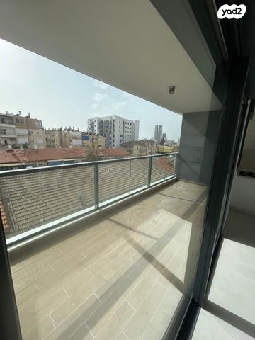 דירה, דניאל 3, ניצנה, בת ים