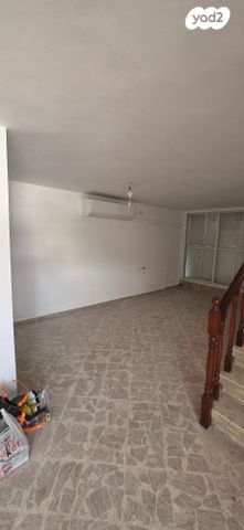 דירה, יחזקאל קזז 10, הראשונים, אור יהודה