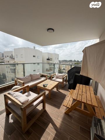 דירה, לוי אשכול, רחובות