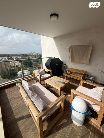 דירה, לוי אשכול, רחובות