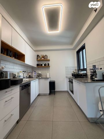 דירה, יצחק נבון, נאות אריאל שרון, קרית אונו