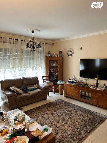 דו משפחתי, הברושים 34, כרמיאל