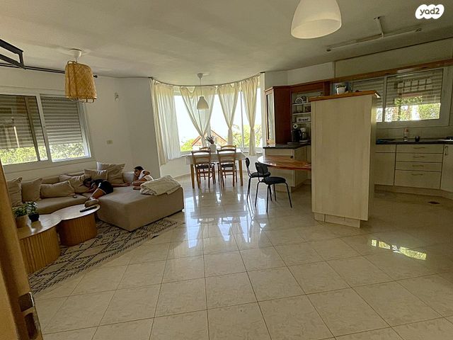 בית פרטי/ קוטג', שלום שוורצבארד, פסגת זאב, ירושלים