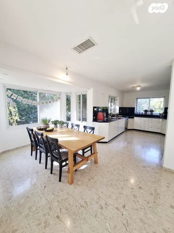 בית פרטי/ קוטג', חרות, חרות