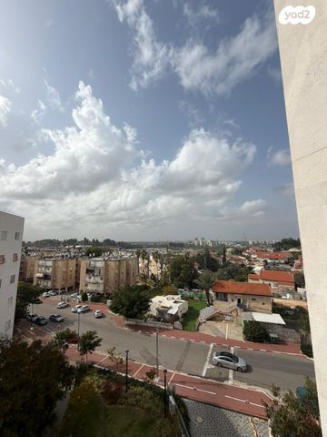 דירה, לוי אשכול, רחובות