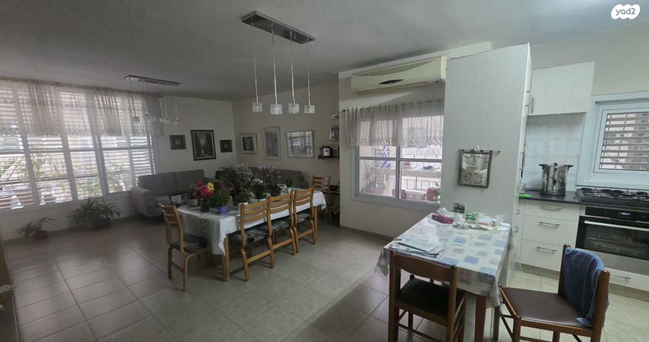 דירה, ג' / מרכז מזרח העיר, רחובות