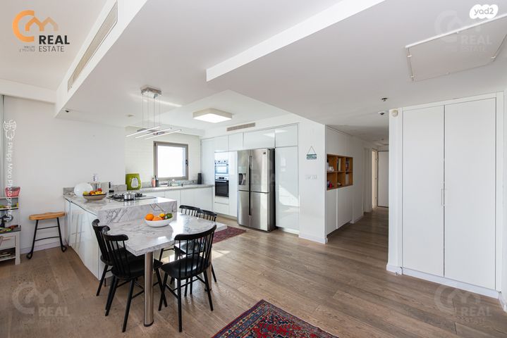 דירה, שדרות אבא חושי, סביוני הכרמל, חיפה