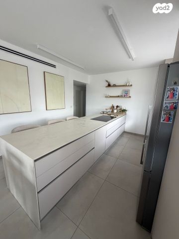 דירה, לוי אשכול, רחובות