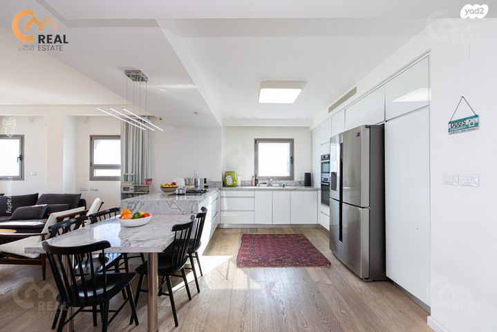 דירה, שדרות אבא חושי, סביוני הכרמל, חיפה