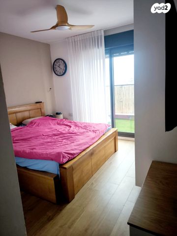 דו משפחתי, ראש העין