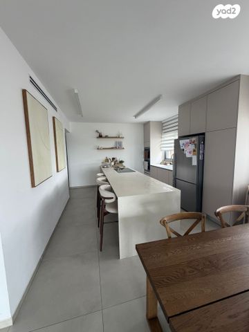 דירה, לוי אשכול, רחובות