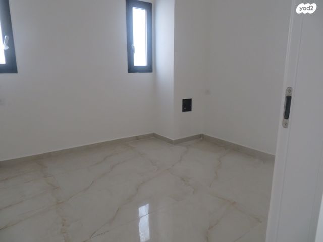 דירת גן, נתן אלבז, אשדוד