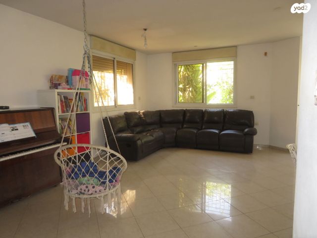 בית פרטי/ קוטג', שלום שוורצבארד, פסגת זאב, ירושלים