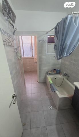 דירה, ג' / מרכז מזרח העיר, רחובות