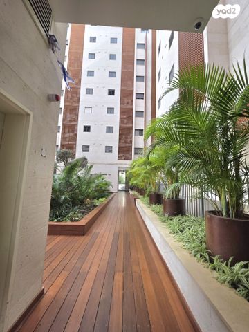 דירה, לוי אשכול, רחובות