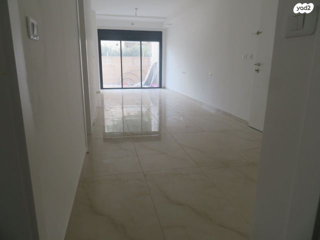 דירת גן, נתן אלבז, אשדוד