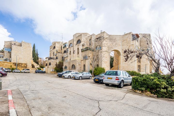 דירה למכירה בירושלים (תיווך) — 5