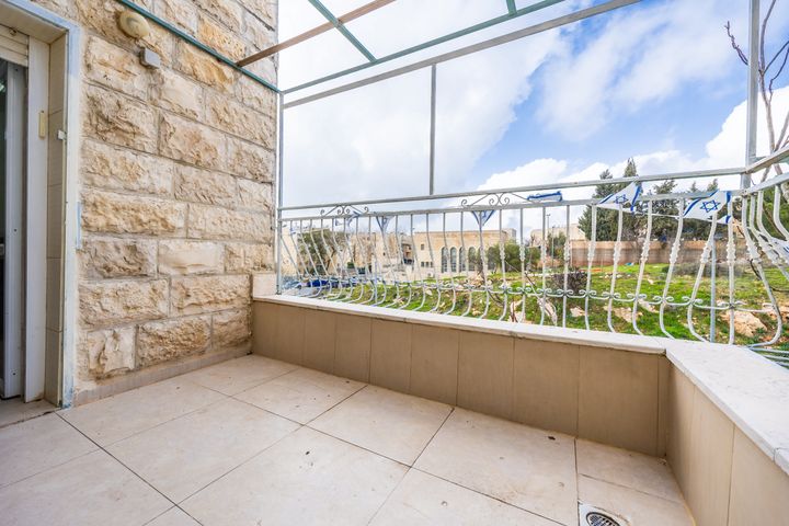 דירה למכירה בירושלים (תיווך) — 3
