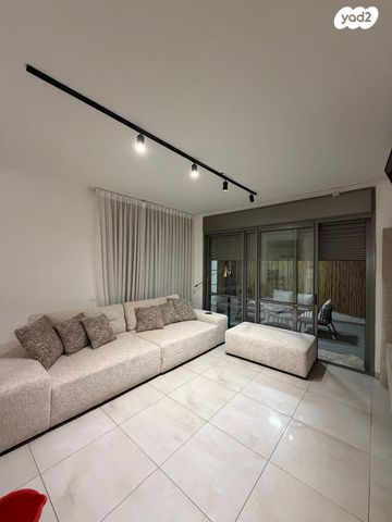 אברהם מחרז 16