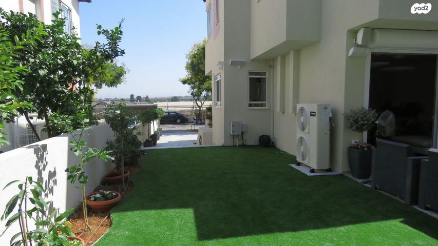 דו משפחתי, בית דגן