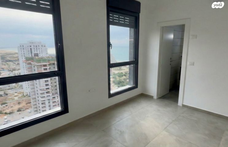 דירה, יהורם גאון 4, בת ים