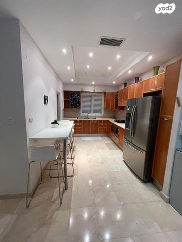 גג/ פנטהאוז, שדרות ירושלים, מרכז העיר דרום, נתניה