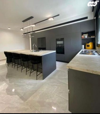 דירה, ביאליק, מרכז, קרית עבודה, חולון