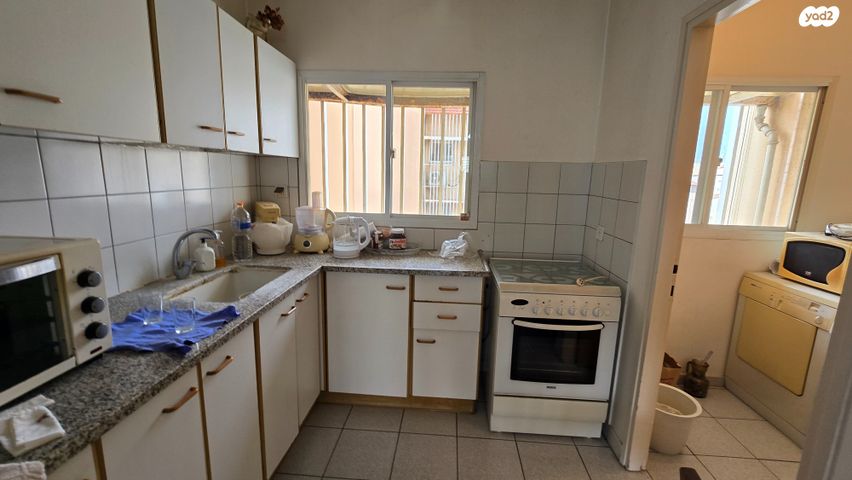 דירה, ה' באייר, נווה אפק, ראש העין