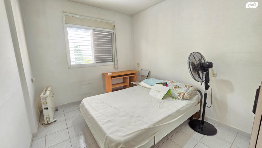 דירה, ה' באייר, נווה אפק, ראש העין