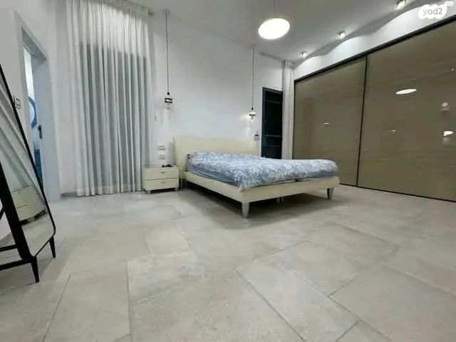 דירת גן, ביאליק, מרכז, קרית עבודה, חולון