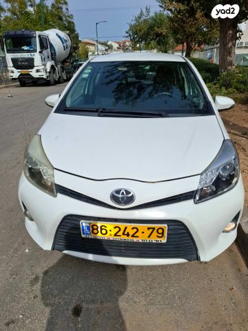 טויוטה יאריס