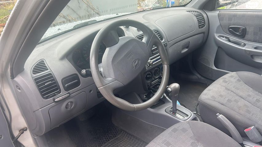 יונדאי אקסנט i25