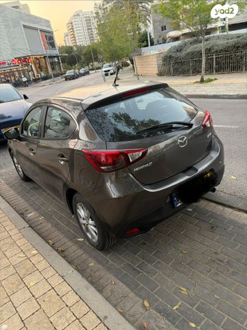 מודעת רכב מאזדה 2