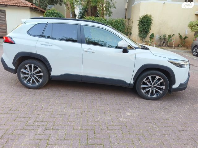 טויוטה קורולה קרוס