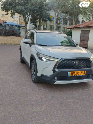 טויוטה קורולה קרוס