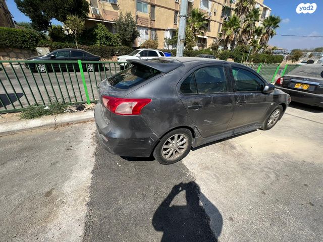 מיצובישי לנסר