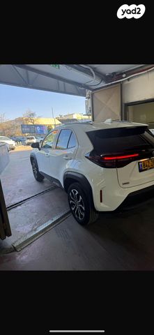 מודעת רכב טויוטה יאריס קרוס