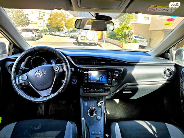 טויוטה אוריס