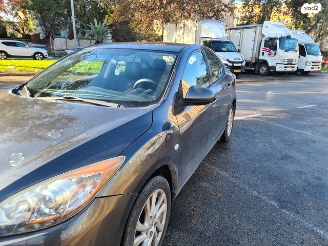 מודעת רכב מאזדה 3