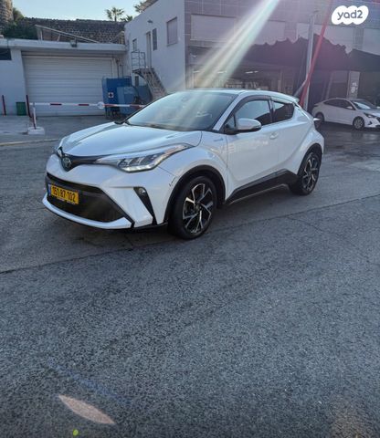 מודעת רכב טויוטה C-HR