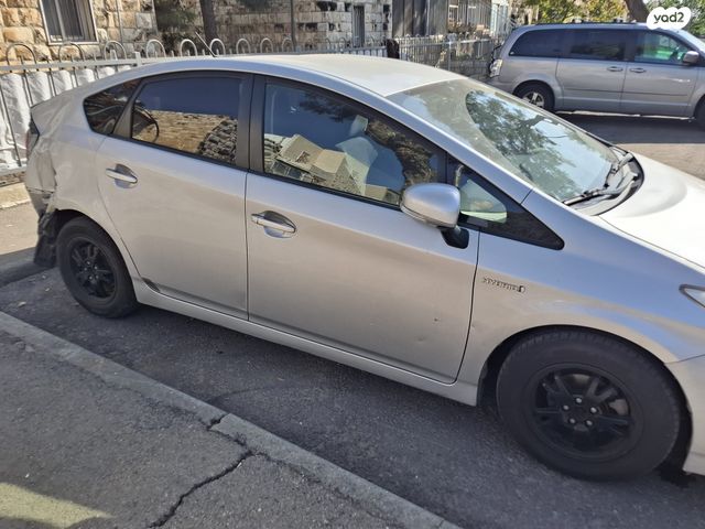 מודעת רכב טויוטה פריוס