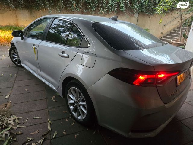 טויוטה קורולה