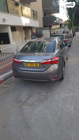 טויוטה קורולה