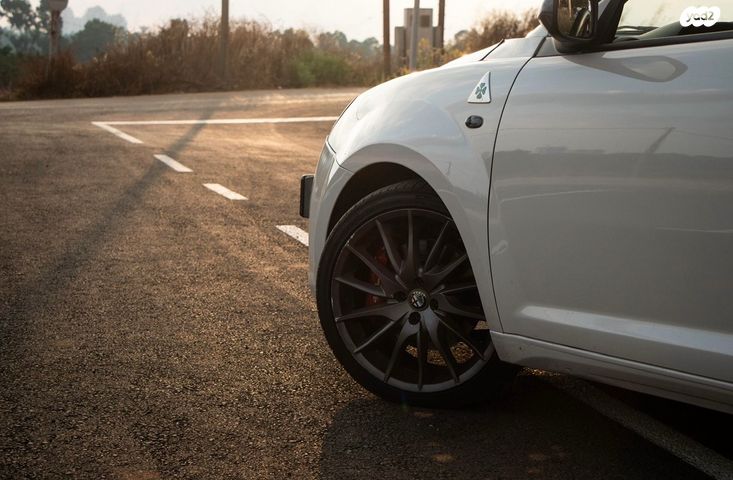 אלפא רומיאו מיטו