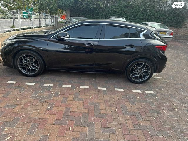 אינפיניטי Q30