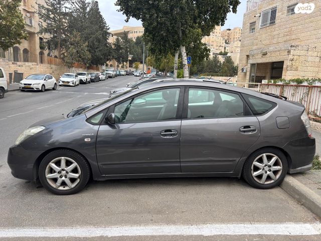 מודעת רכב טויוטה פריוס