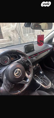 מודעת רכב מאזדה 2