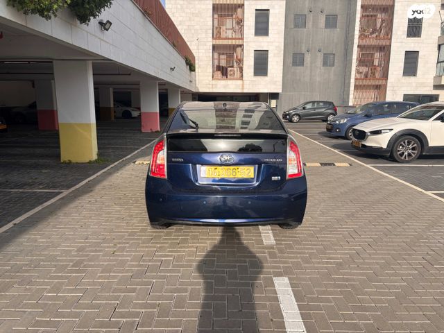 טויוטה פריוס